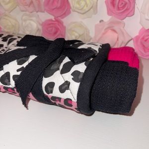 Cooking Mitten with 2 decorative Towels